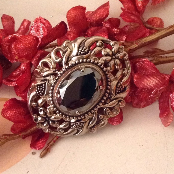 Vintage Corn Husks Harvest Brooch